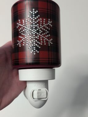 CHRISTMAS SCENTSY PLUG IN